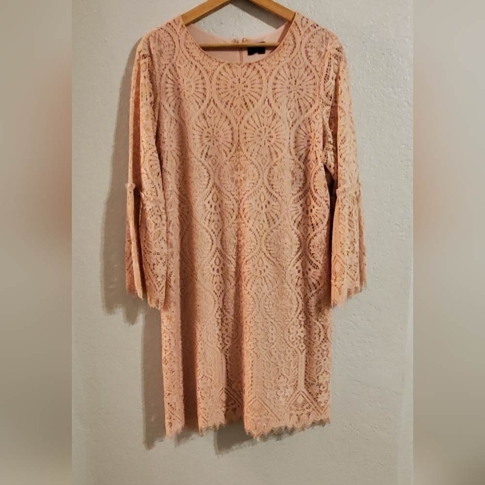 💚5/$25 Worthington Peachy Pink Lace Overlay Midi Dress With Flared Sleeves